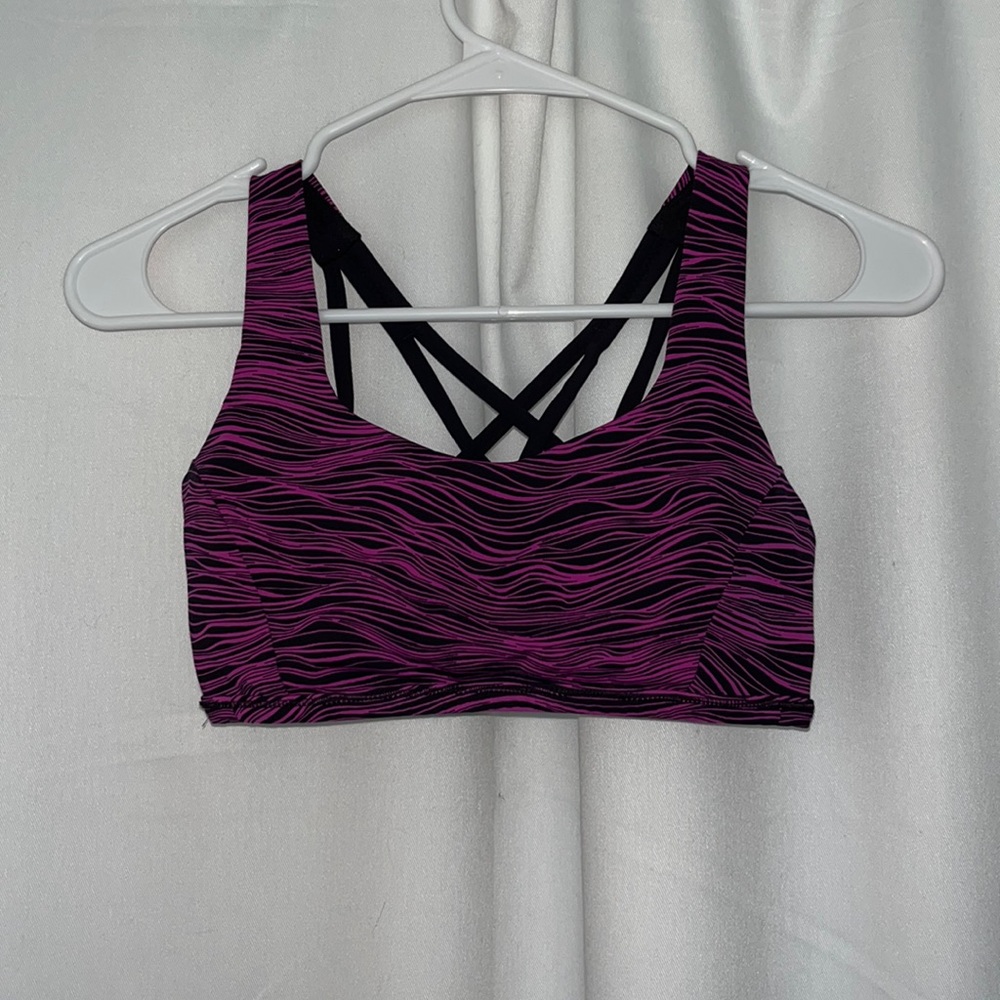 Free to be Lululemon sports bra size 4 - Picture 2 of 11